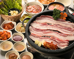 韓国亭 豚や 本店